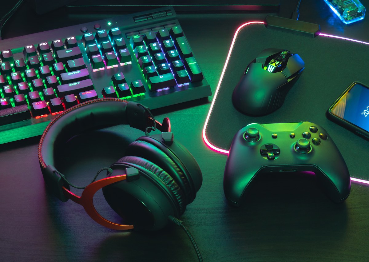 images Clavier, souris casque et manette